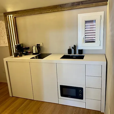 Renard Apartment *
