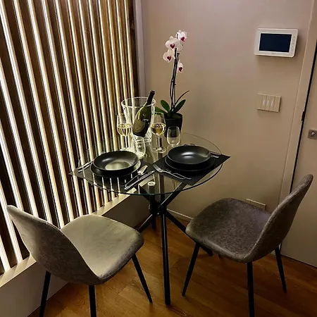 Renard Apartment *
